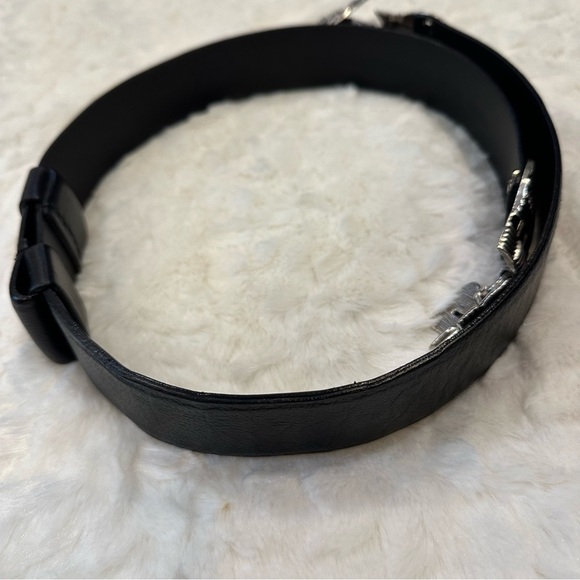 Chico’s Adjustable Leather Medallion Statement Buckle Belt XLarge READ - Picture 4 of 7